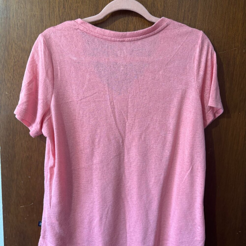 Gap Tshirt - Picture 2 of 2